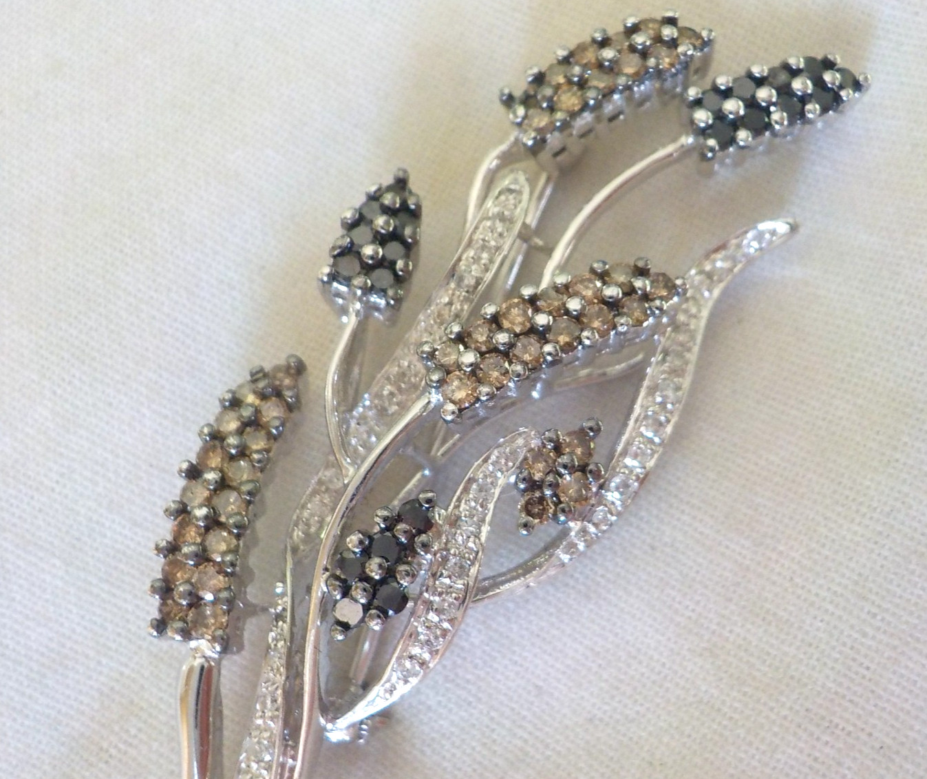 Estate 14K White Gold Bouquet Cluster Diamond Brooch -10.8 gms, 2.65 in, 1.52 ct