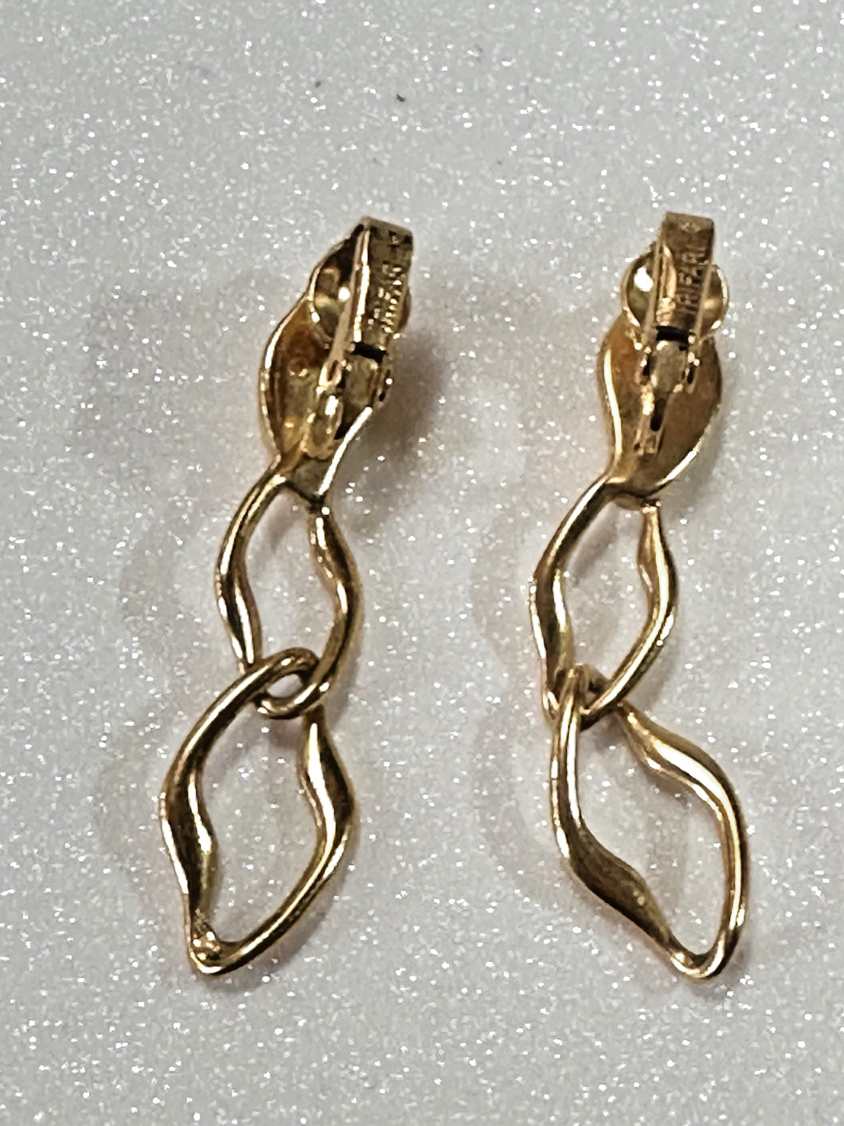 Crown TRIFARI Vintage Shiny Gold Tone Double Open Link Drop Dangle Earrings
