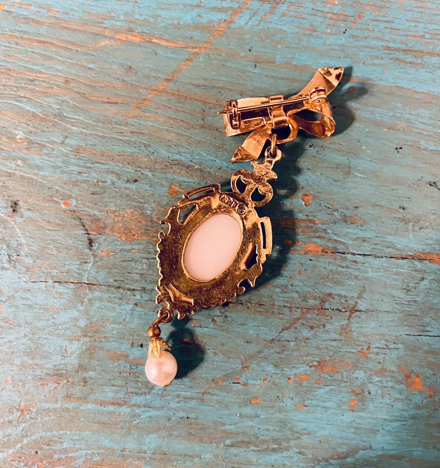 Signed ART Portrait Bow Vintage Victorian Revival Gold Tone Pearl Pin Brooch