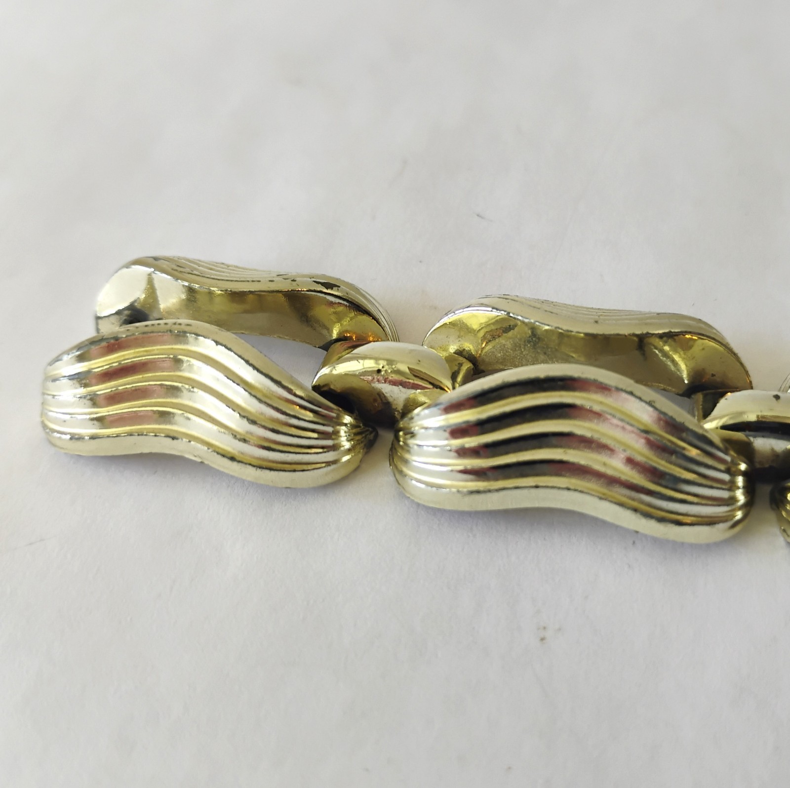 Vintage Chunky Puffy Gold Tone Link Bracelet Mid Century Holloware Heavy 76grams