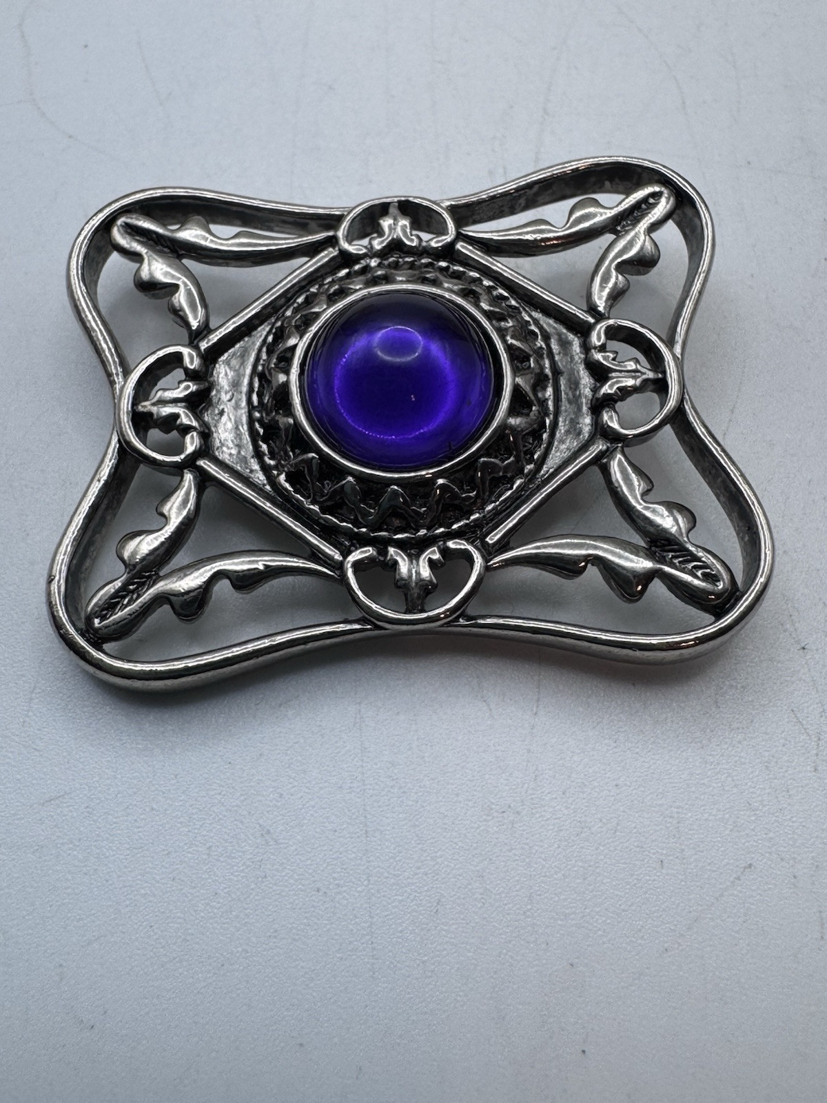 Vintage Beautiful Purple Cabuchon Stone Decorative Rectangle Pin Silver Tone