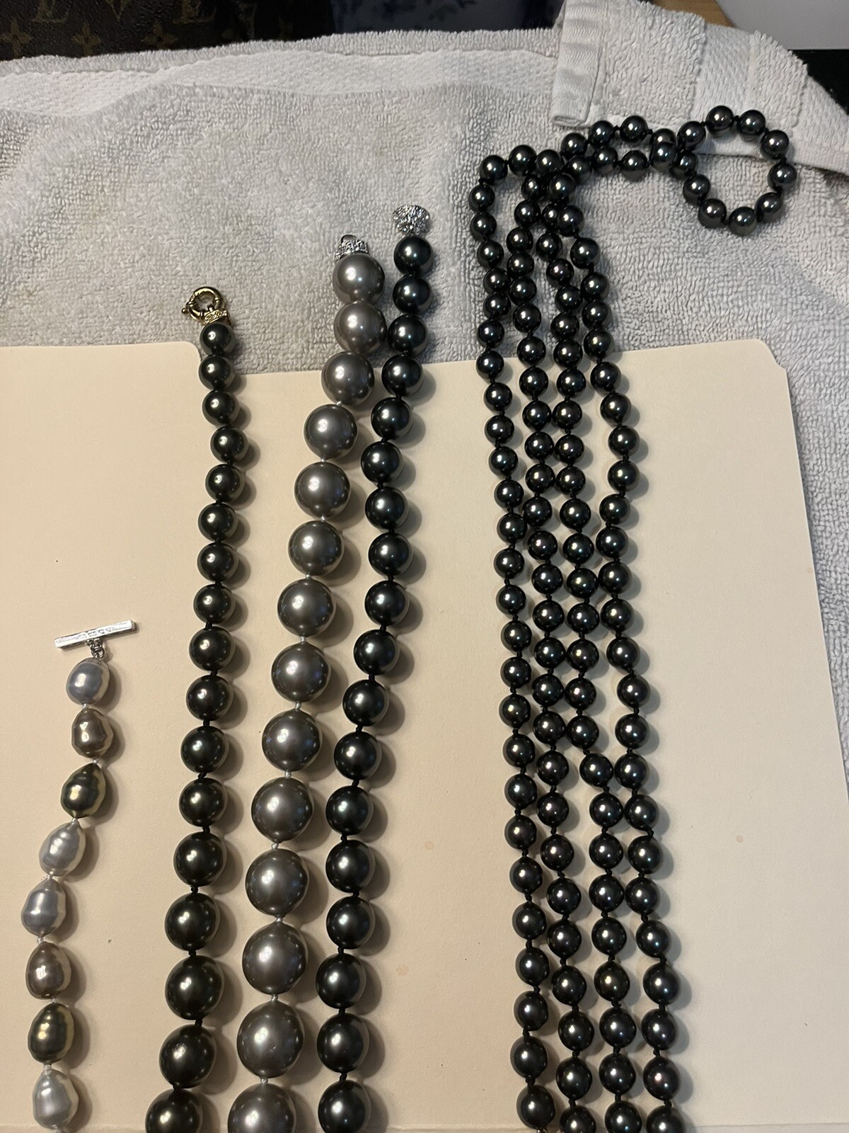 HSN Lot Of Faux Pearl Necklaces 4 And 1 Bracelet