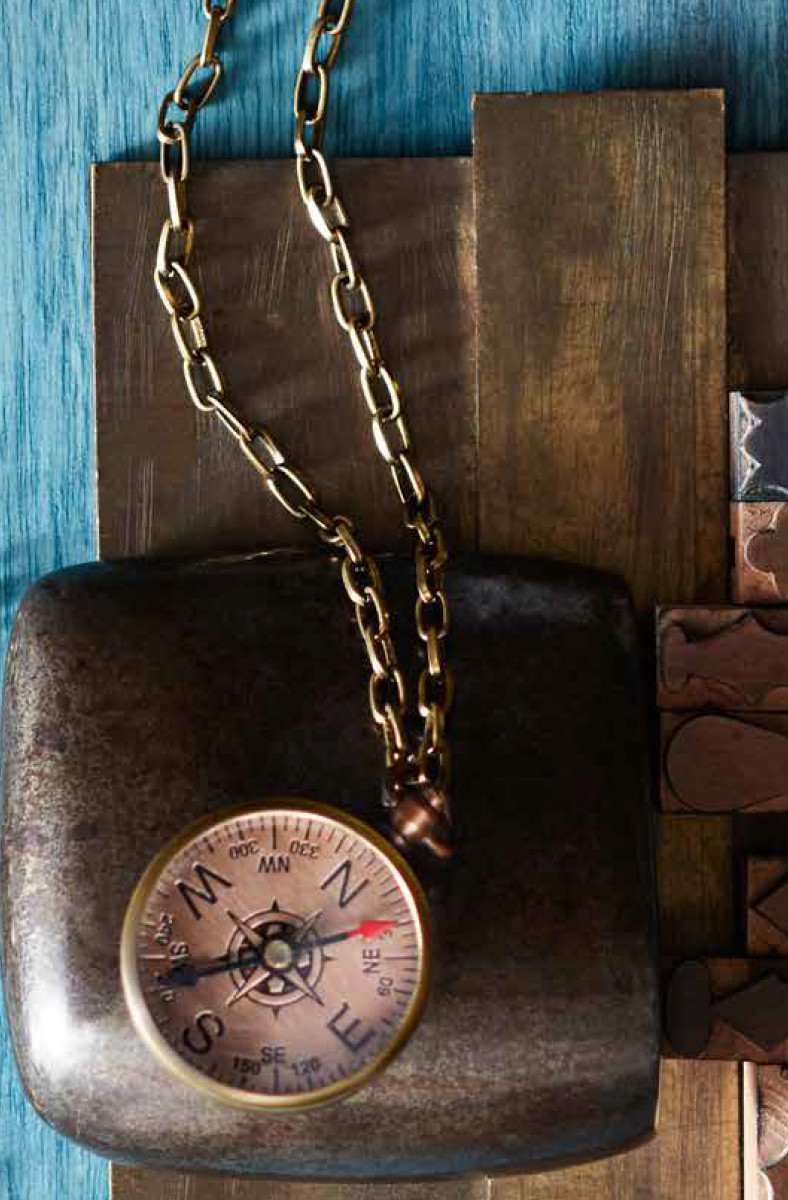 Vintage Style Compass Pendant Necklace 30″ Chain Directional Jewelry