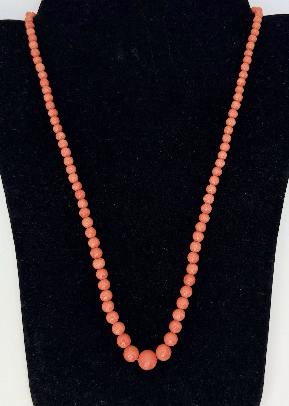 Antique Edwardian Victorian Hand Strung Knot Graduated Coral Bead Necklace 18”