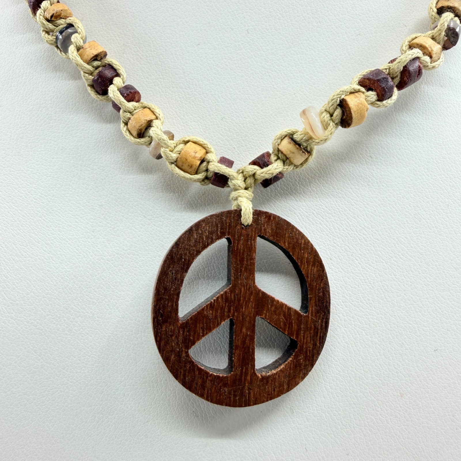 Vintage Y2K Boho Wood Peace Sign Pendant Macrame Hemp Beaded Choker Necklace