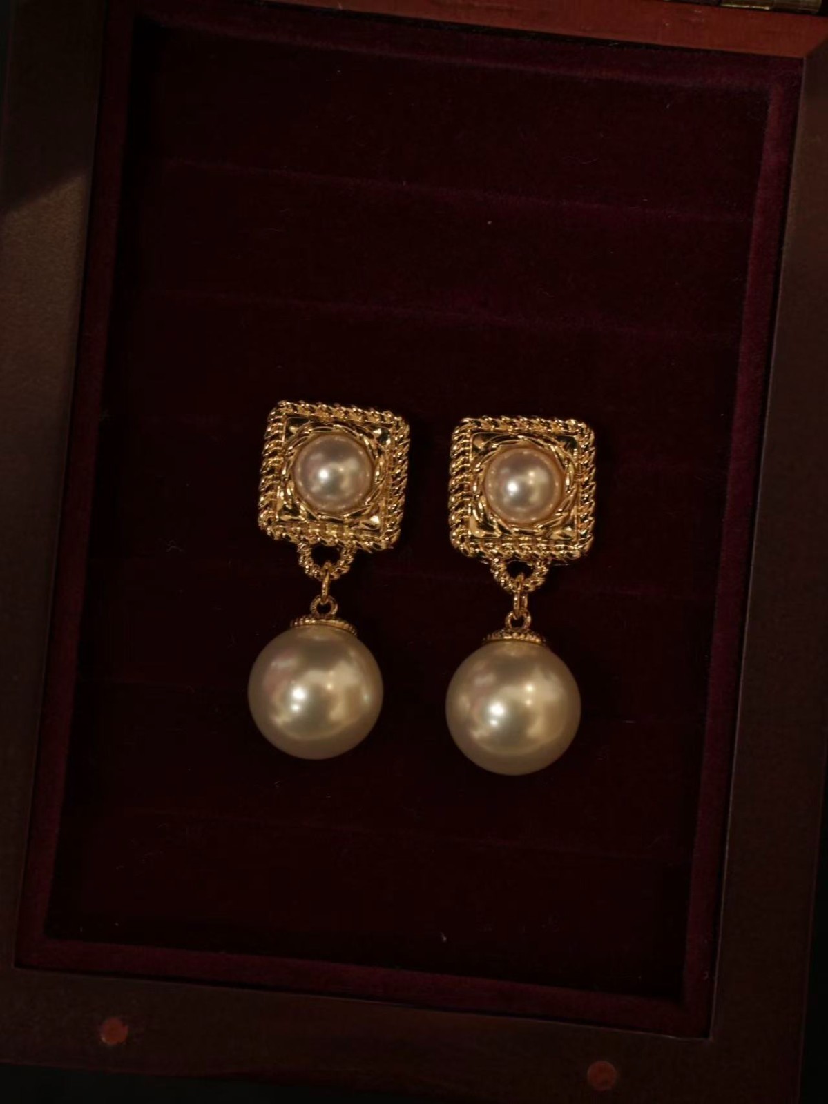 Classic Pearl Statement Earrings Vintage Gold Dangle Earrings Bridal Jewelry