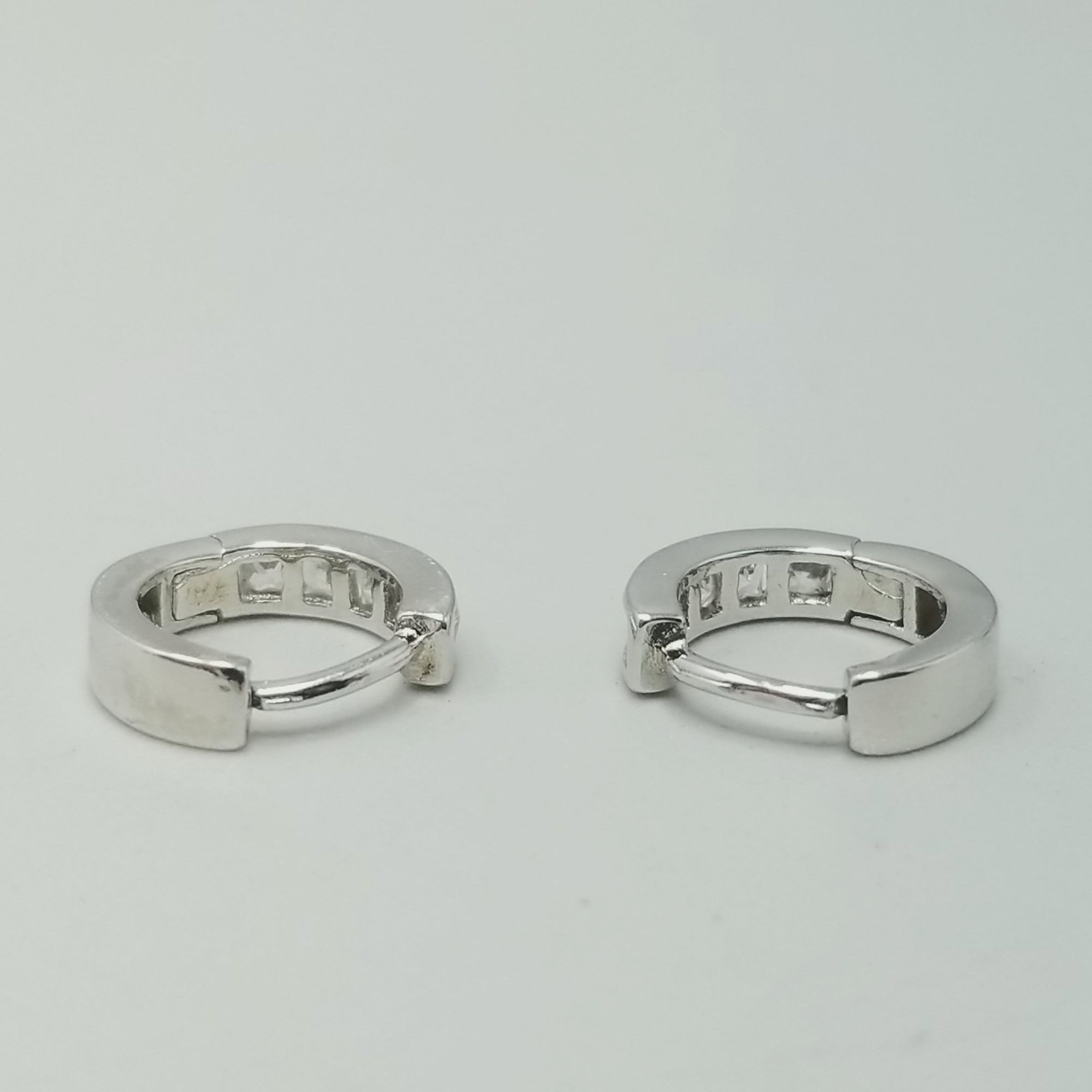 Vintage Sterling Silver Huggie Hoop Earrings Rhinestone Inset Hinged 1/2 Inch