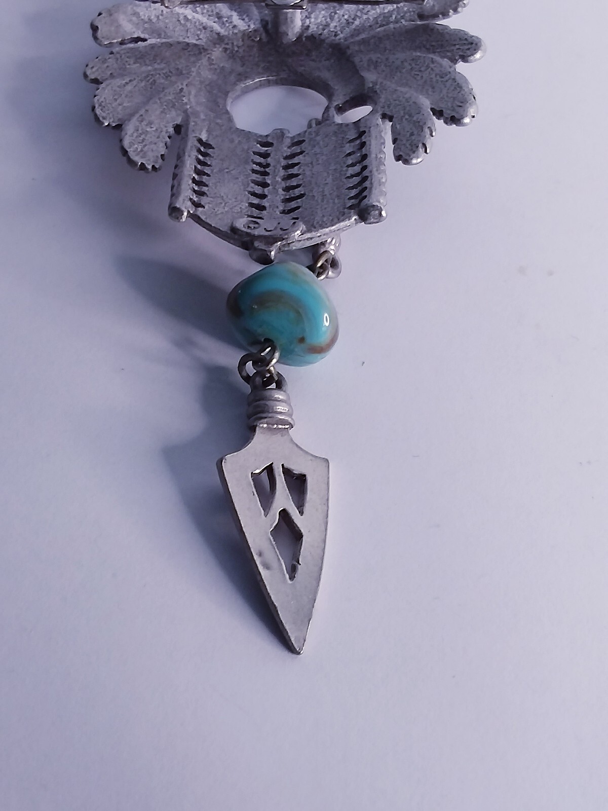 JJ Native American Headdress Broach Pewter Dangle Pin Chief Feathers Arrowhead