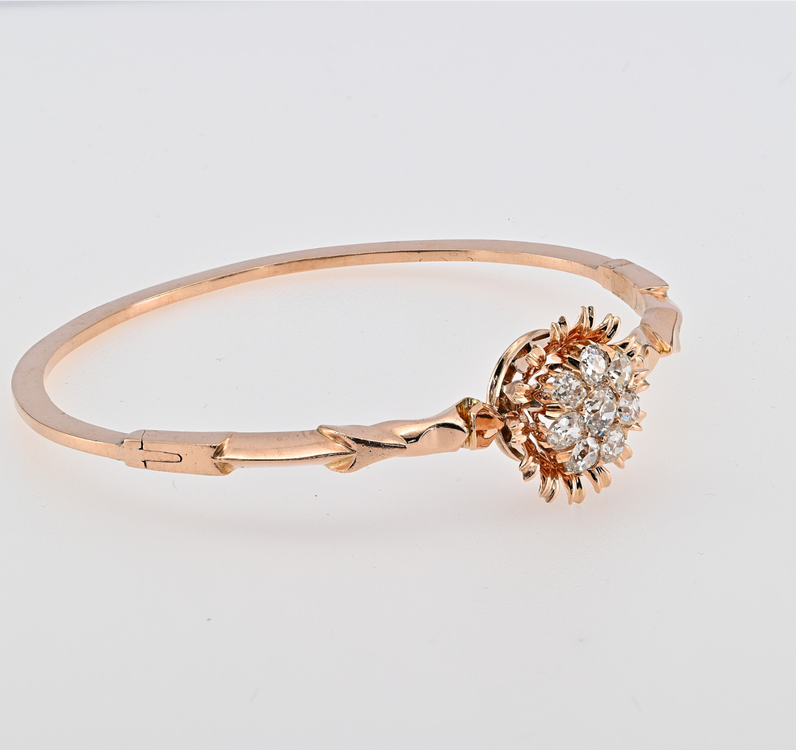 Victorian 2.50 Ct F/G VVS/VS Diamond Daisy Bangle