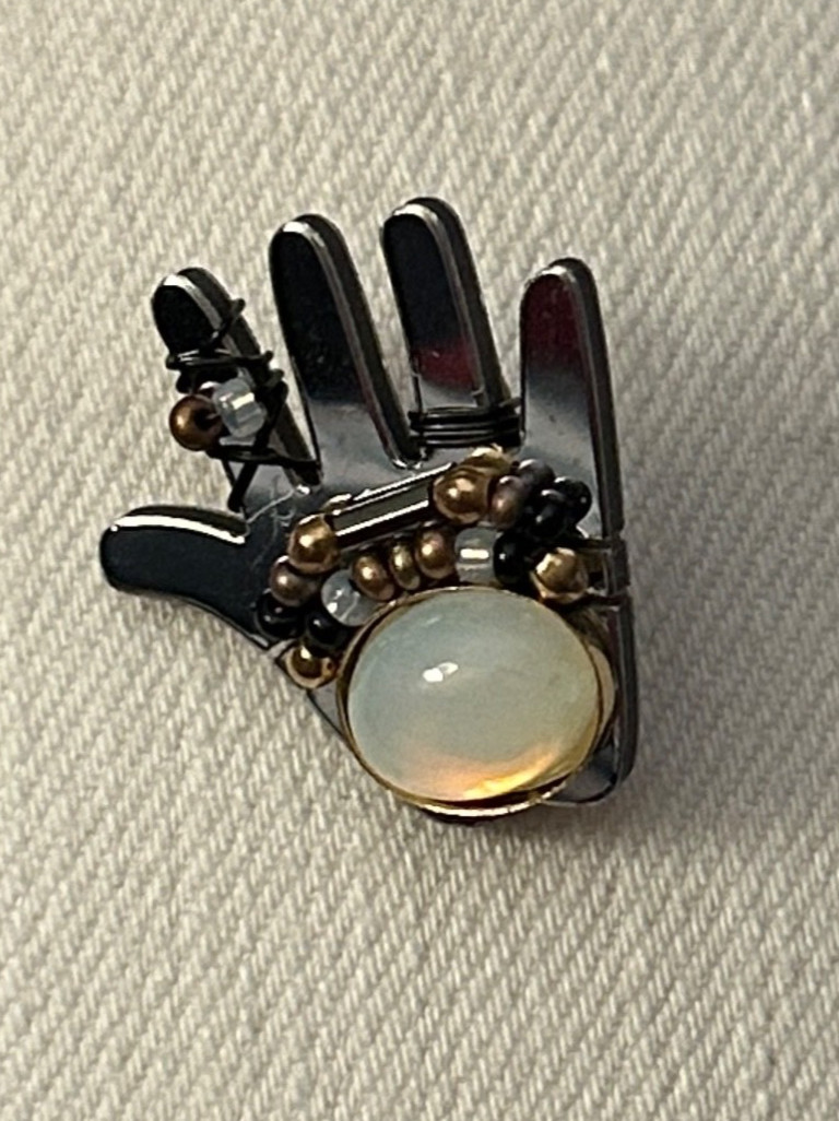 2006 LIZTECH Hand Pin Brooch Beaded Wire Wrapped Signed with Story Card