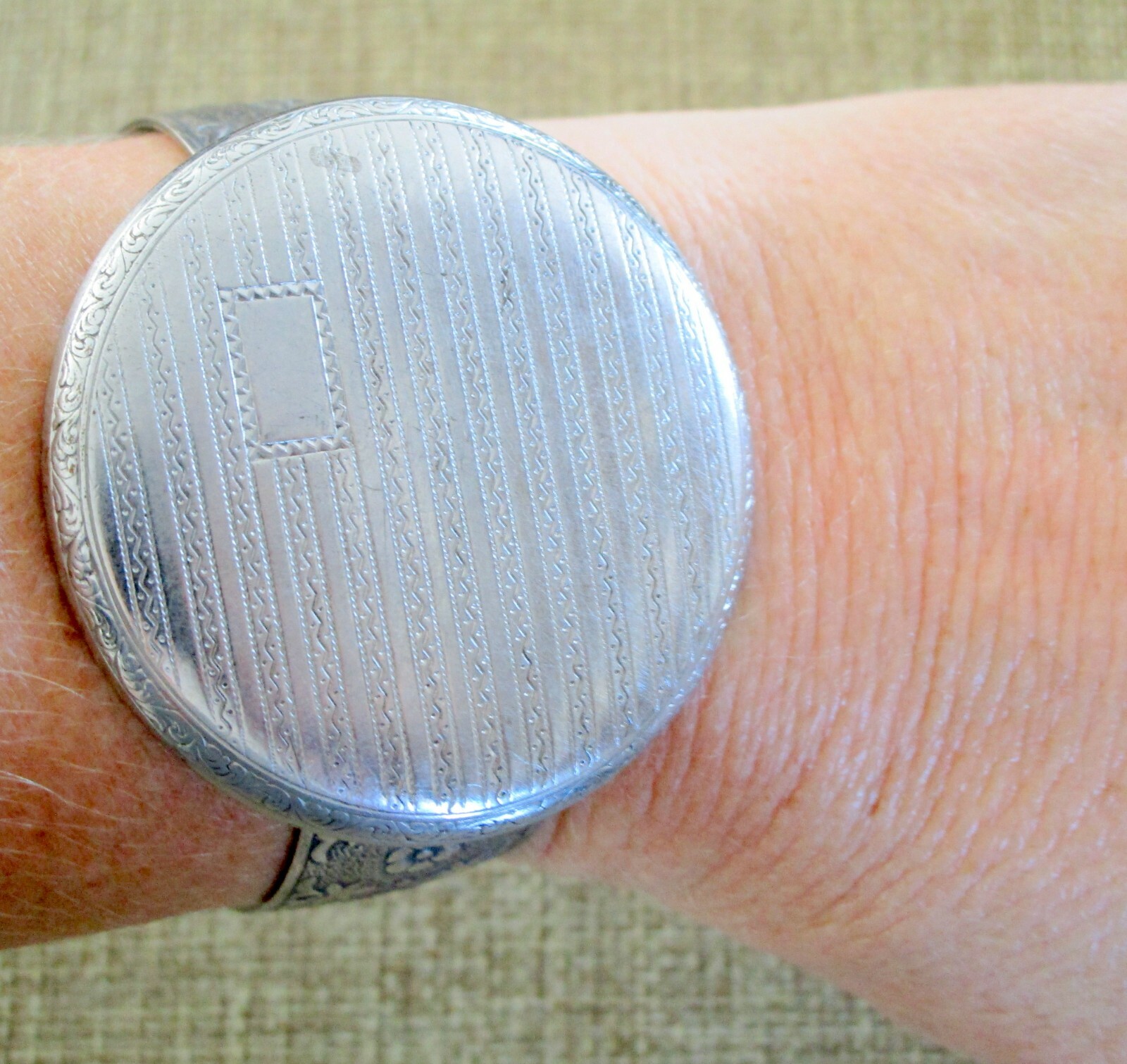 Vintage Pocket Watch Case Cuff Bracelet – Silver tone floral designs