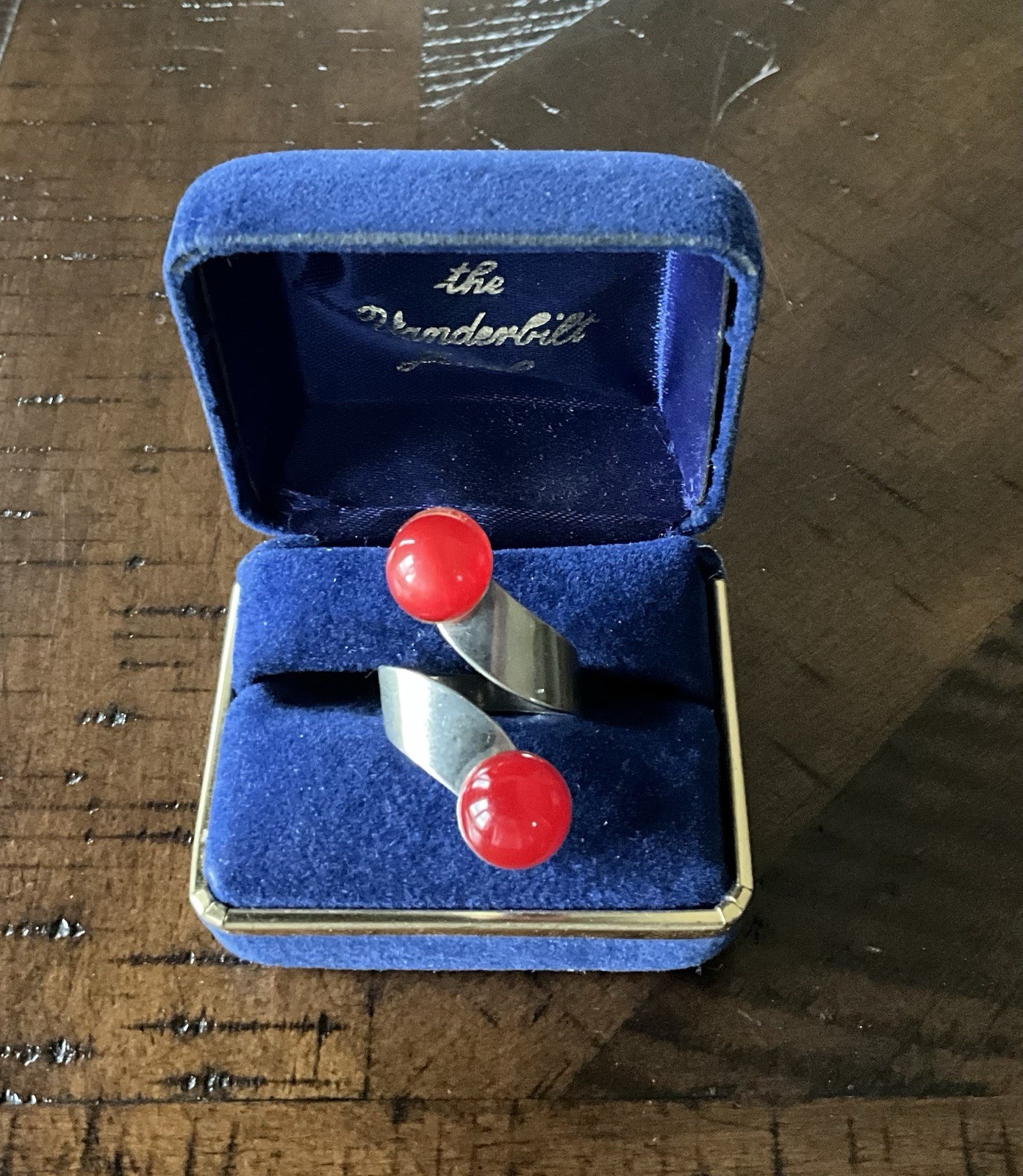 Vintage Modernist Bypass Red Cabochon Ring Estate Jewelry
