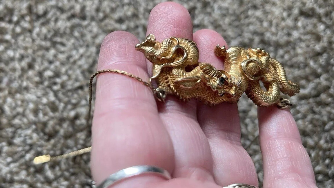 VTG Signed ALVA Museum Replica Menuki Fighting Dragon Gold Tone Necklace