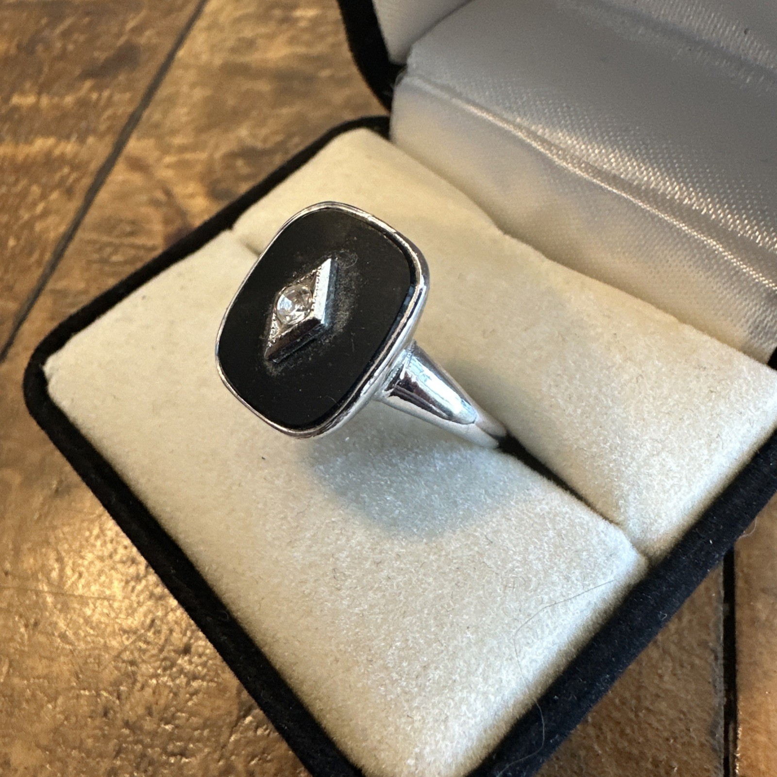 Vintage Black Onyx Diamond Signet Sterling Silver Ring Size 8