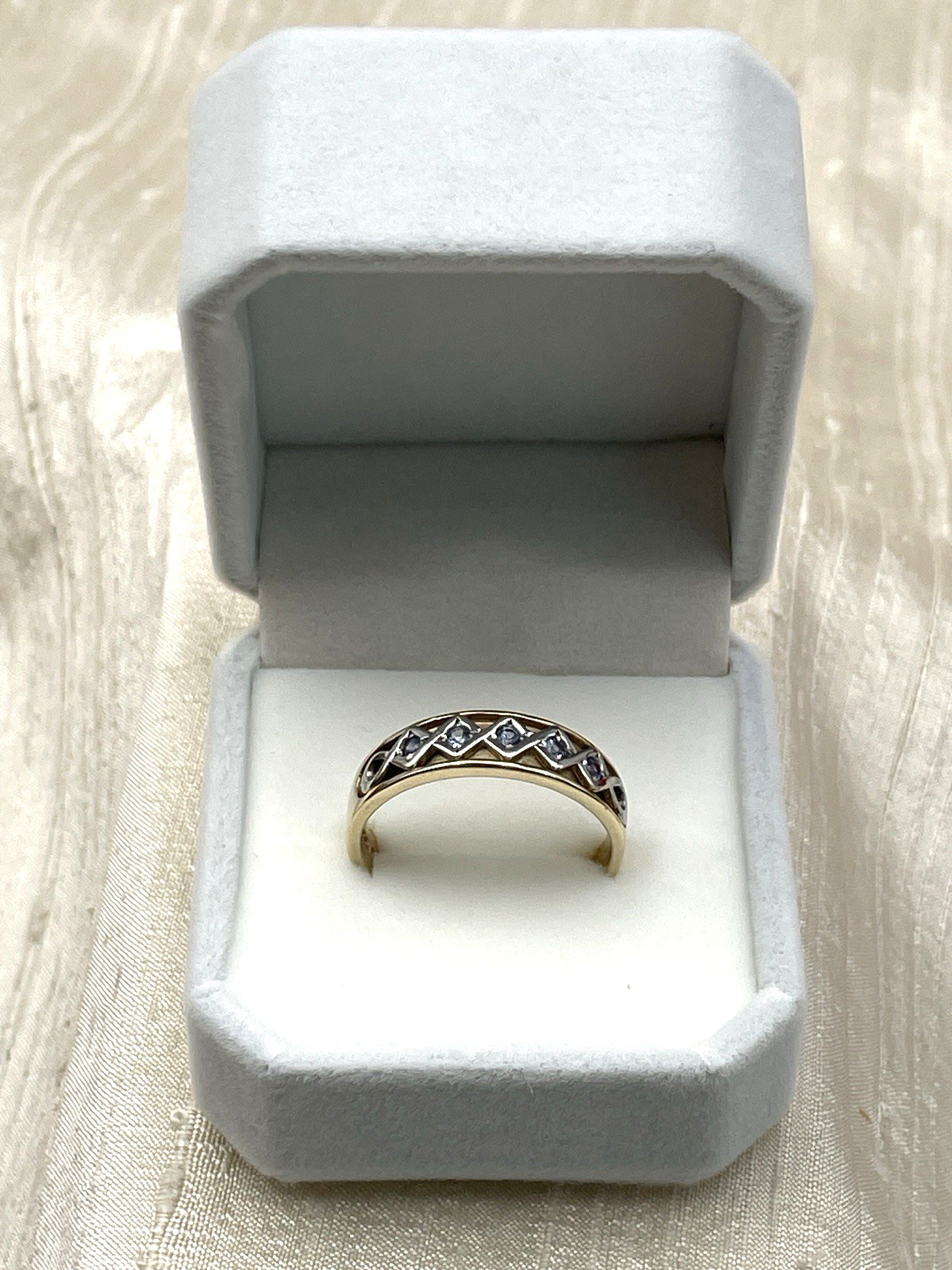 Men’s 9K 375 Yellow Gold 5.3g Ring With 5 Blue Topaz Gemstones Size 11-1/4