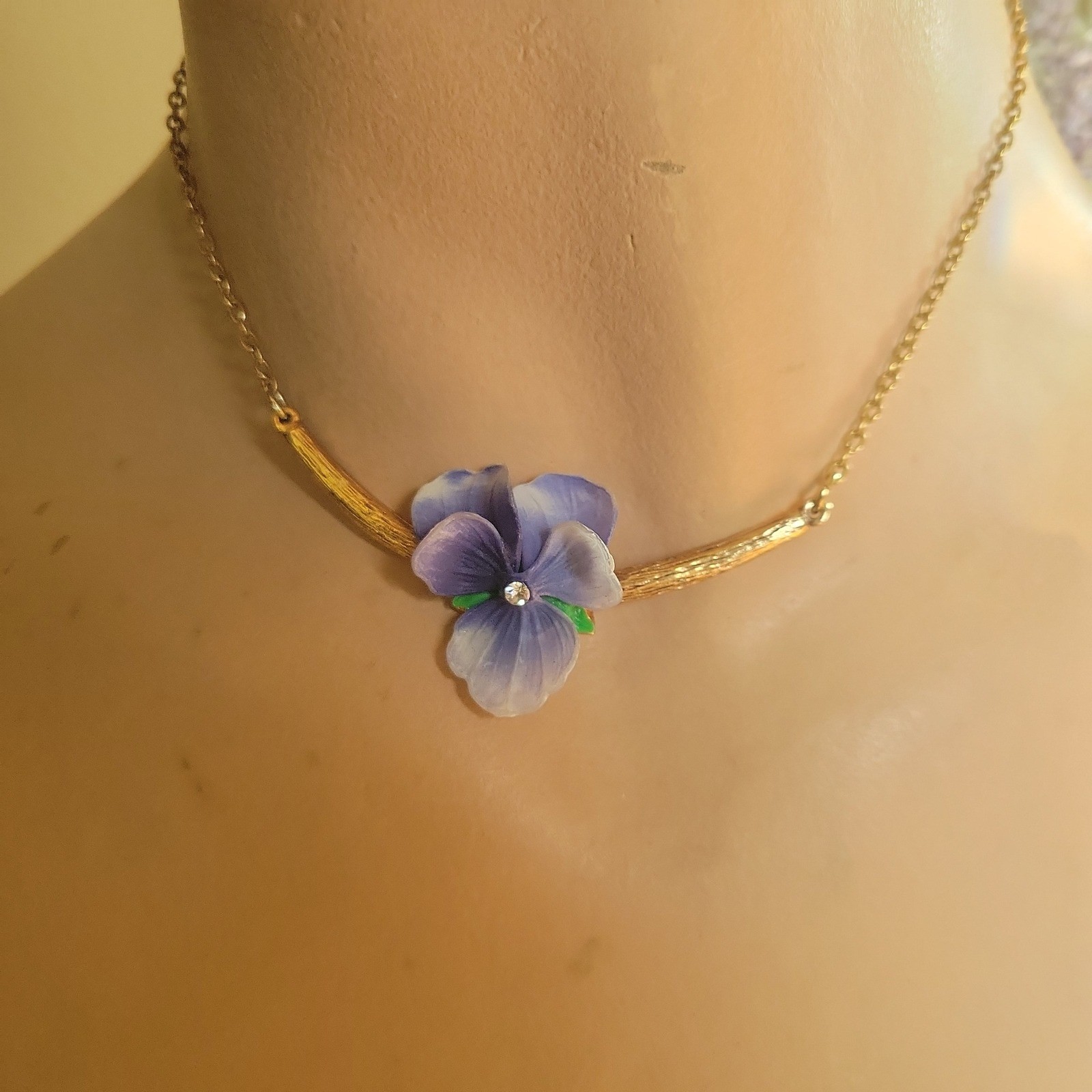 Vintage 90s Purple Enamel Pansy Flower Gold Tone Necklace 16L Cottagecore 90s