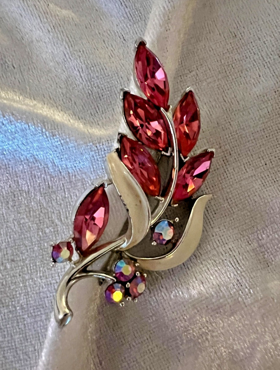 Vintage 1950 Lisner? Pink Rhinestone and White Enamel Parure. Stunning