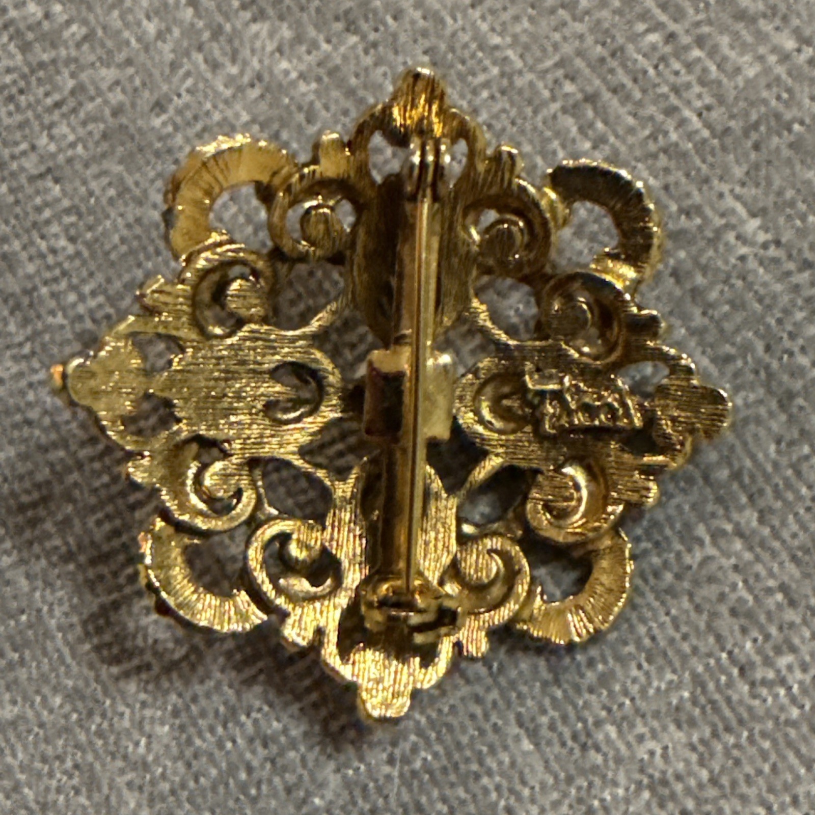 VTG Gold Tone TACOA Victorian Open Scroll Brooch Faux Pearl Floral Pin