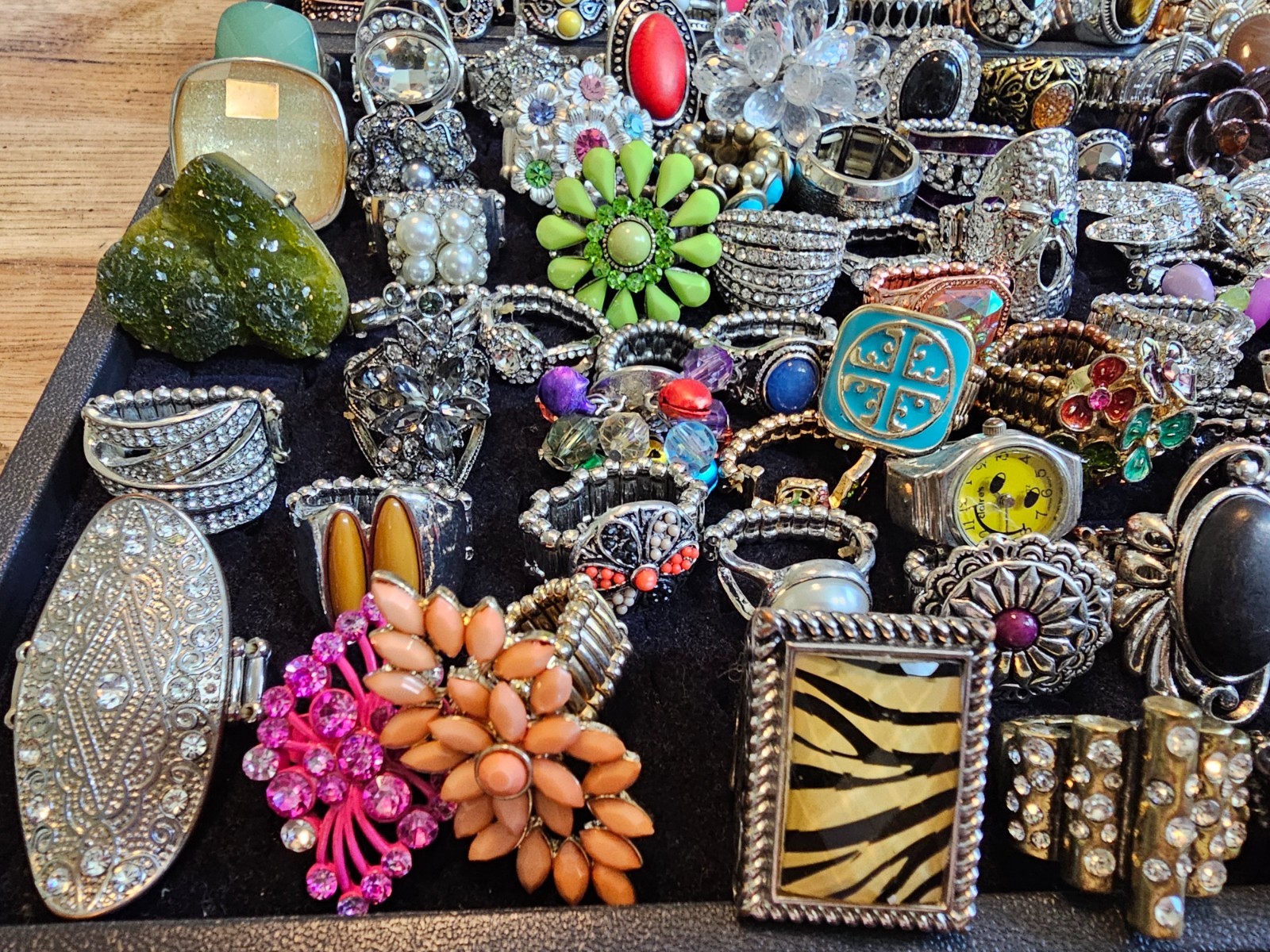 HUGE Lot of 169 Rings All Stretch Bands Rhinestone Retro Fun Colorful Bling!