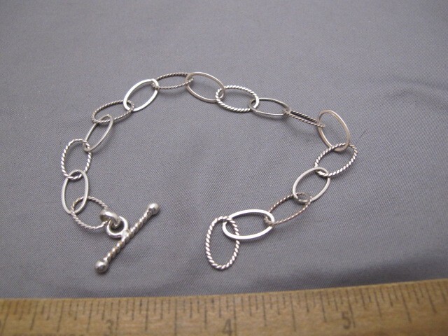 Fine Light OVAL LINK STERLING BRACELET-7 7/8 Inch-Toggle Closure-Marked SU-NR