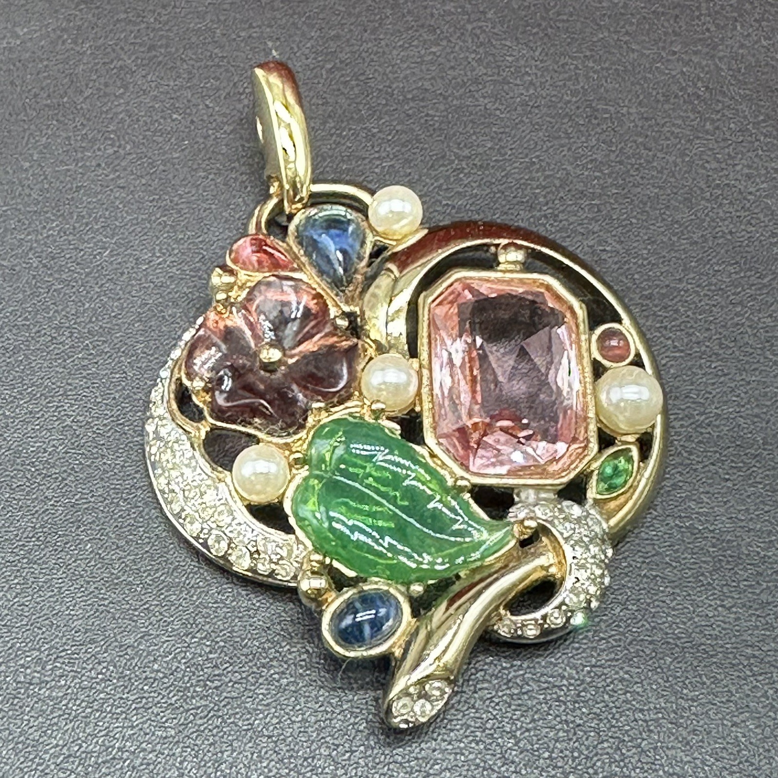 Stunning Vintage Unsigned Designer Molded Art Glass Crystal Pendant Enhancer