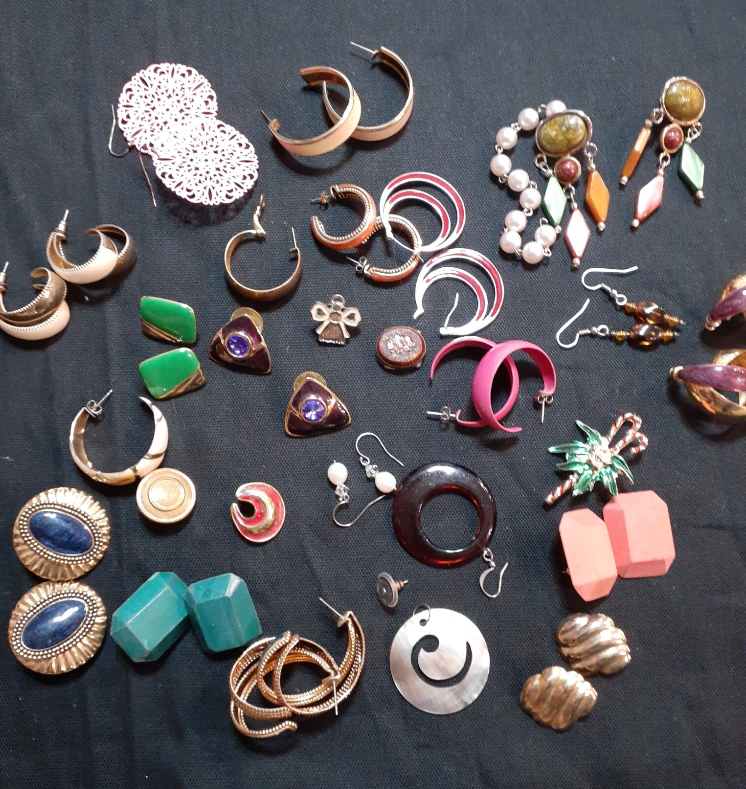 1/2 Pound Vintage To Modern FASHION JEWELRY Lot All Wearable (Mostly Earrings)