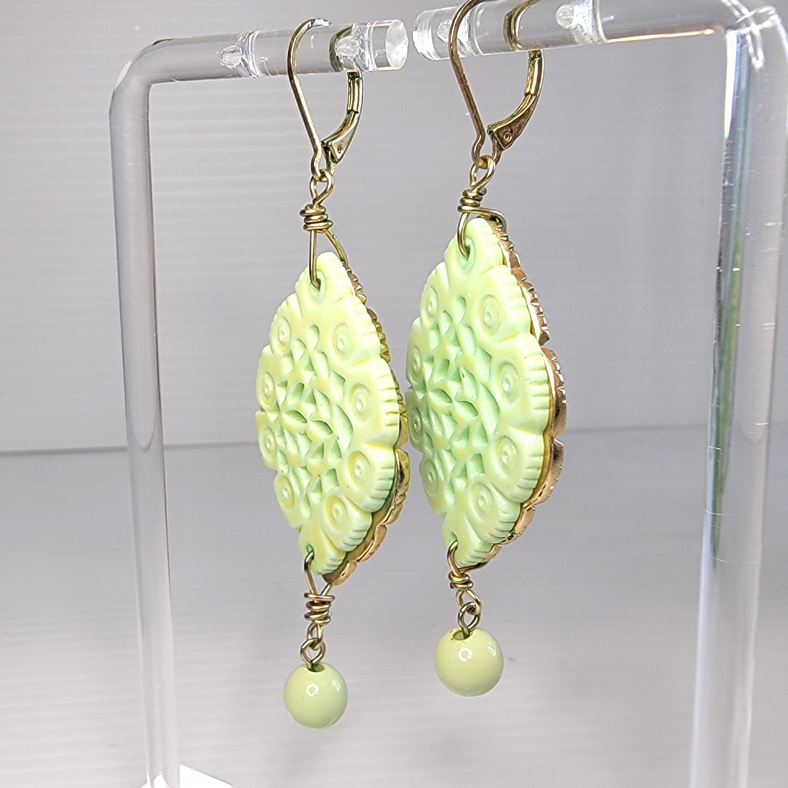 Vintage Coldwater Creek Mint Green Kashmir Necklace & Earring, 23″L Gold-Tone