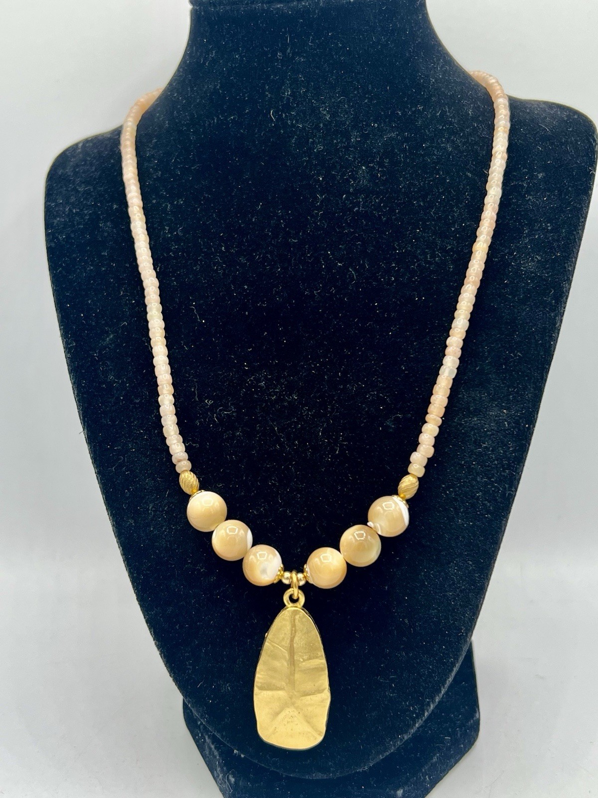 Vintage NOS Egyptian Gold MOP Peach Agate Gemstone Necklace Saks $125 RO-DO AC