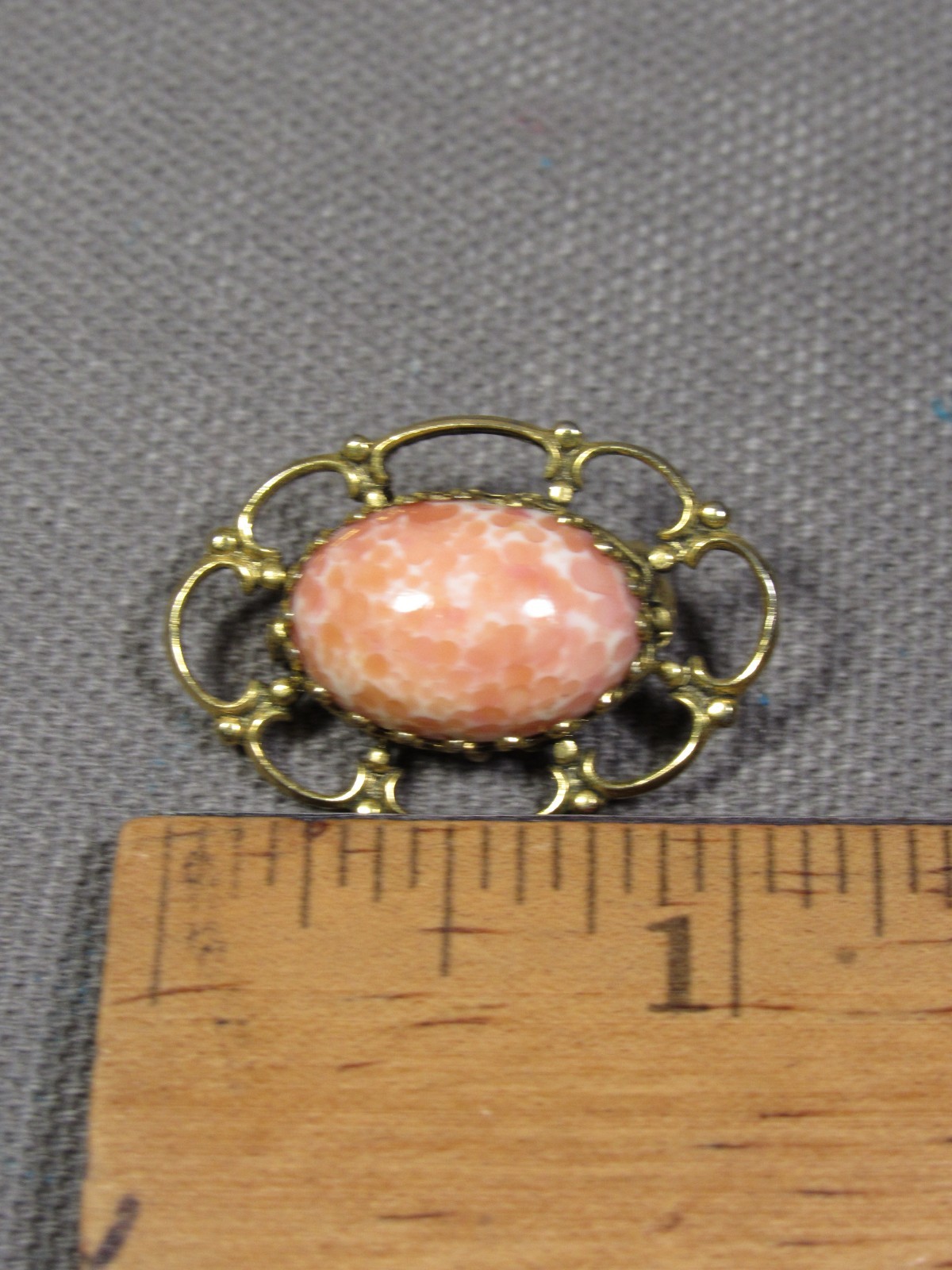 Pin Brooch 1.25″ with Salmon Colored Oval Stone Yellow Plated Vintage 1960s
