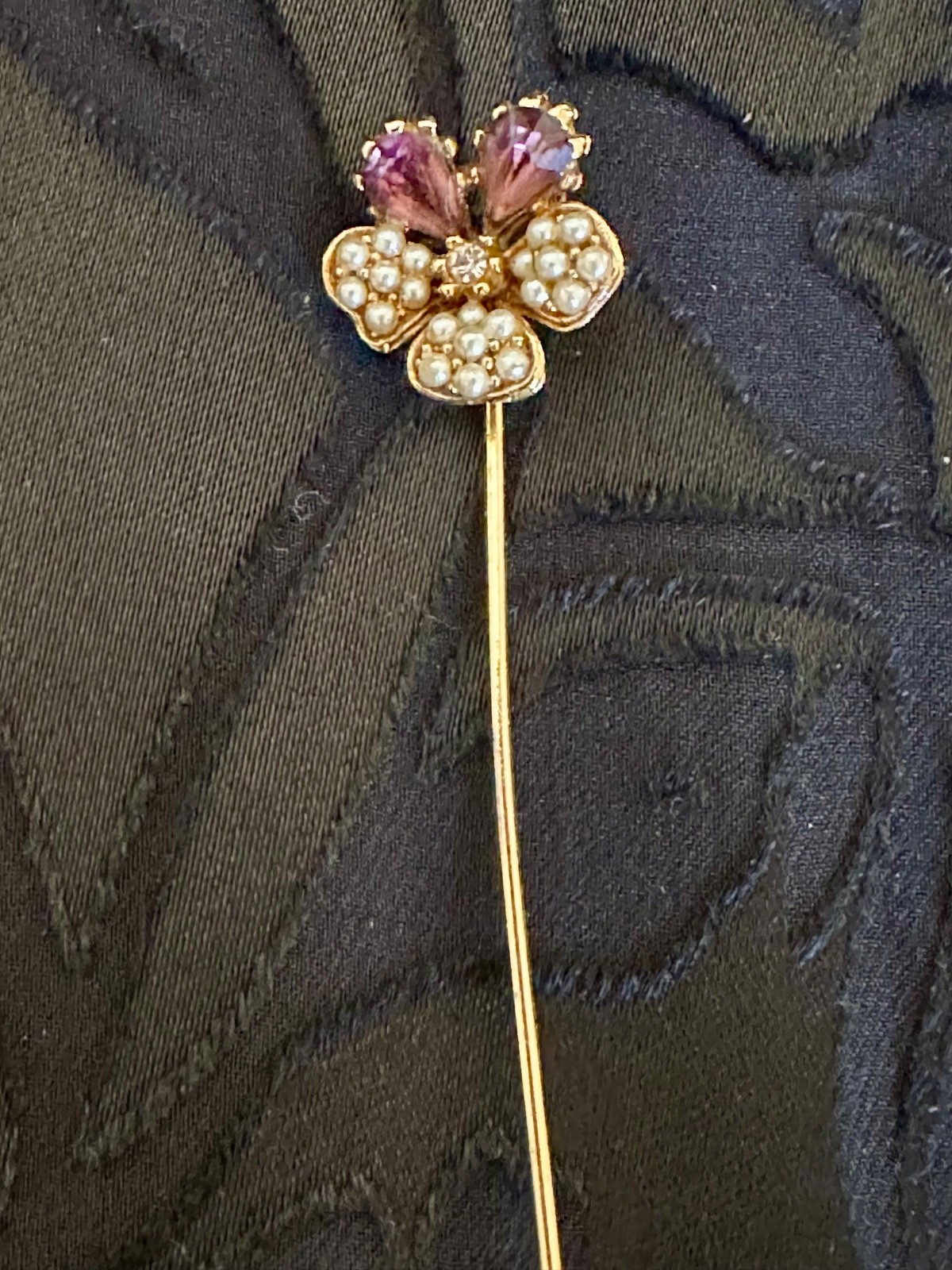 Victorian Style Gold Tone Faux Seed Pearl Purple Glass/Paste Pansy Stick Pin