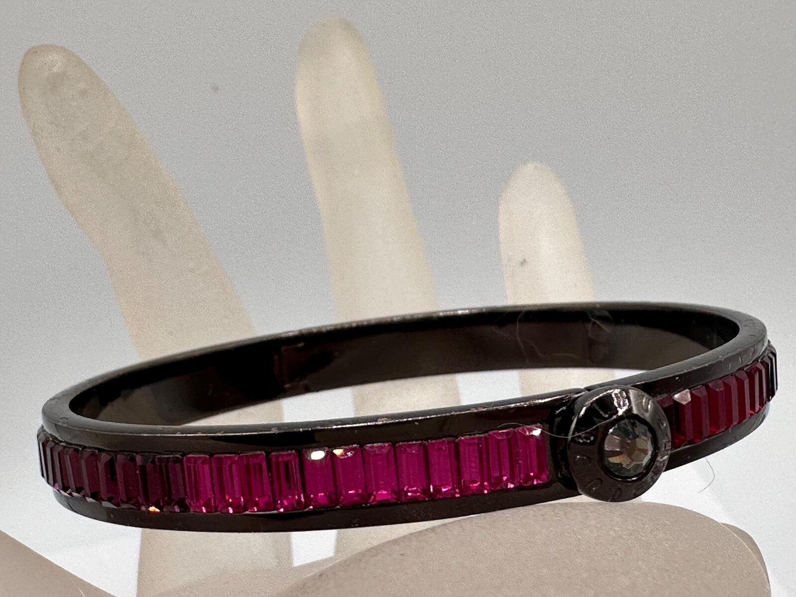 ESTATE GUNMETAL PINK GARNET CRYSTAL HENRI BENDEL SIGNED BANGLE BRACELET