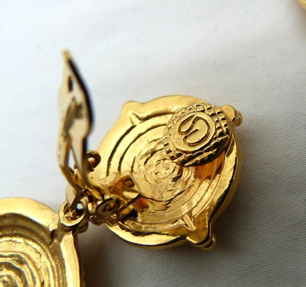 2 3/8″ VTG SIGNED ST JOHN BLACK ENAMEL ETRUSCAN DANGLE DROP EARRINGS NEW W/TAGS
