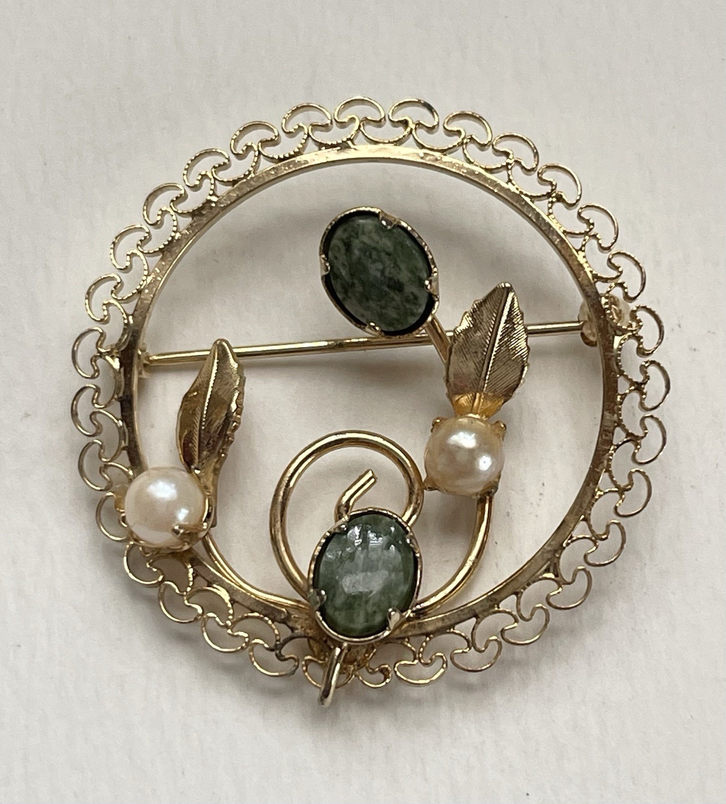 Vintage Signed AC 12K GF Pearl and Jade Cabochon Filigree Brooch Pin
