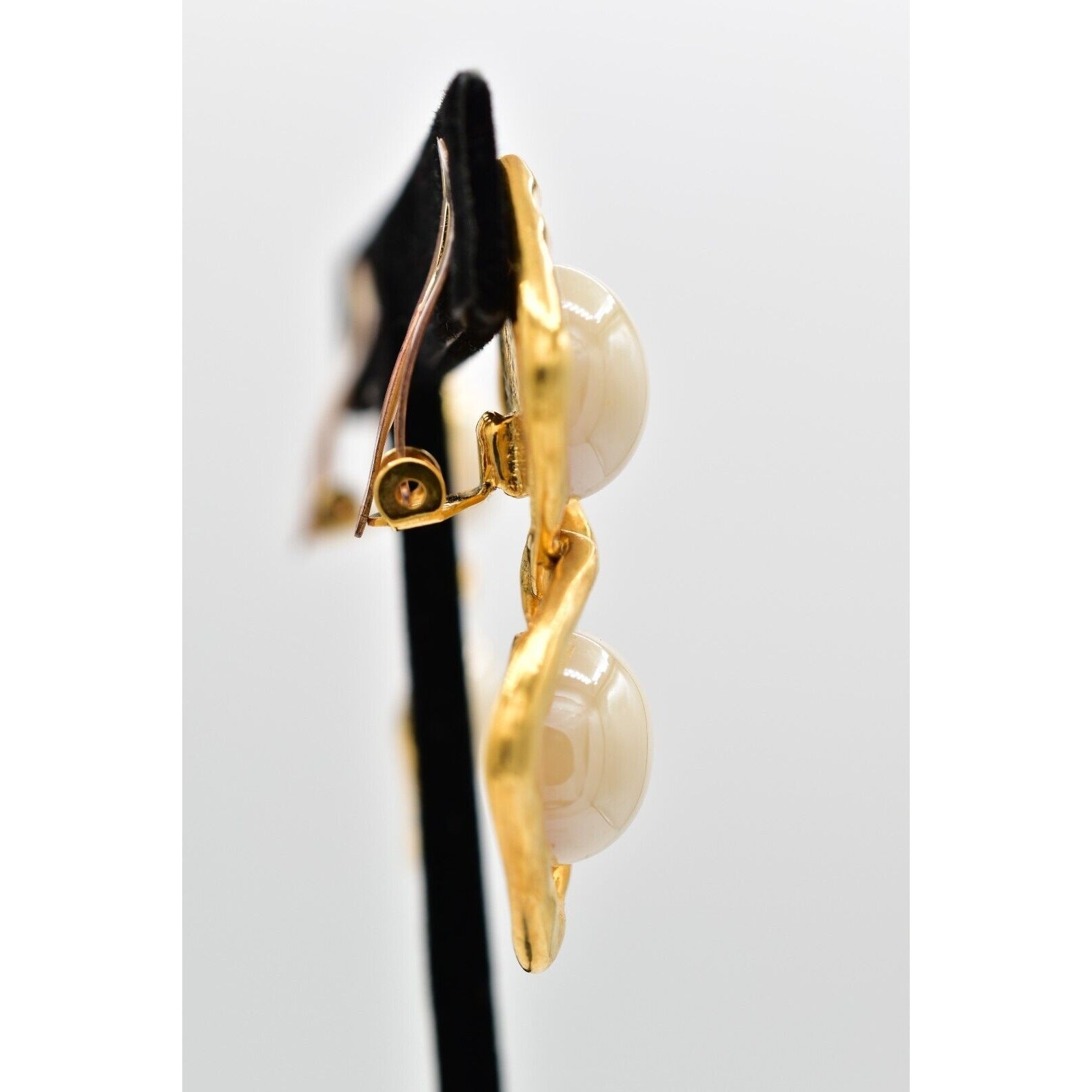 Vintage Dangle Clip Earrings faux Pearl Drop Gold Tone Chunky Shiny 1980s BinAK