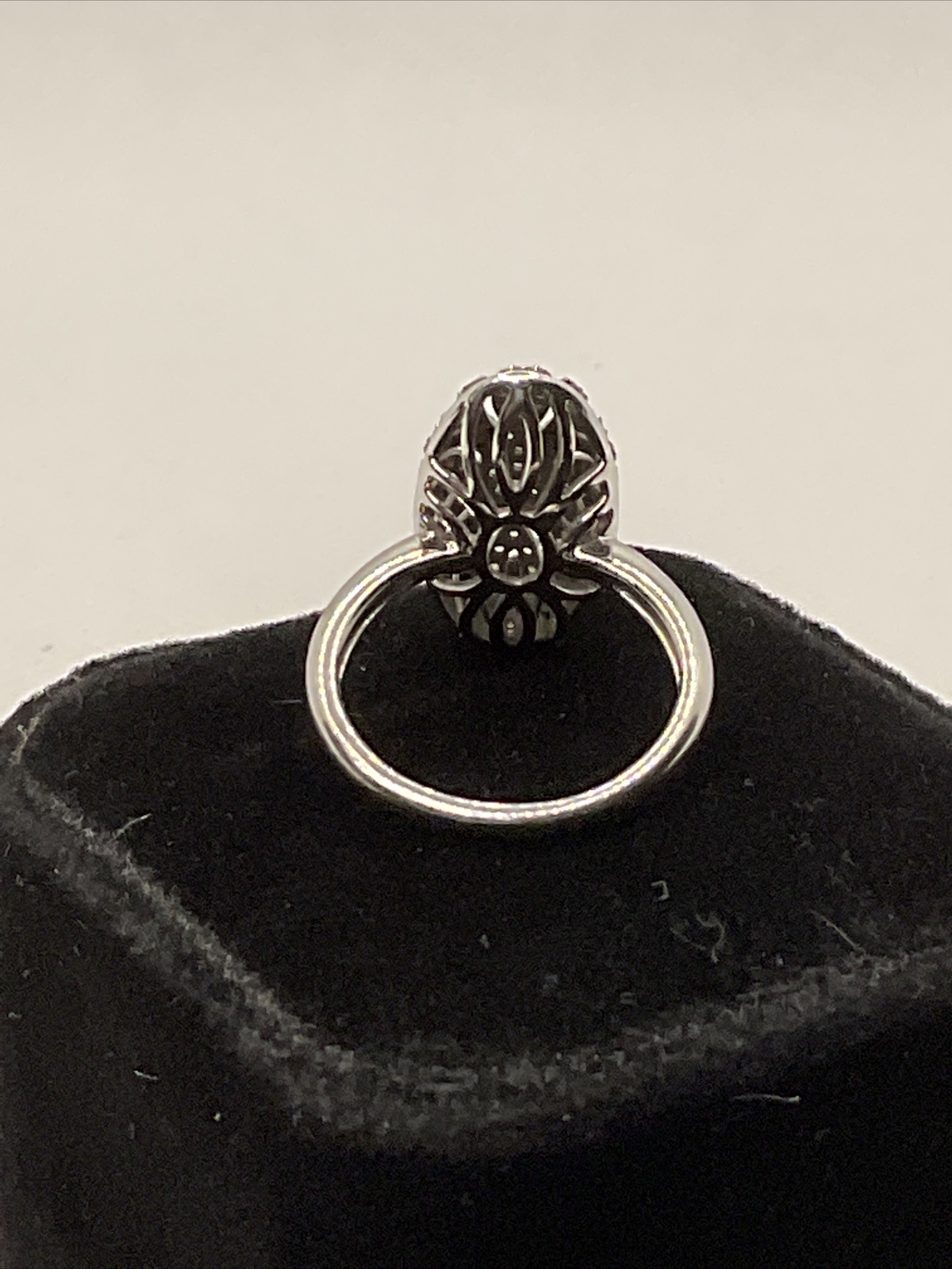 VINTAGE Solid 10K White Gold Black & White Diamonds DOME Style Ladies Ring 4gr.
