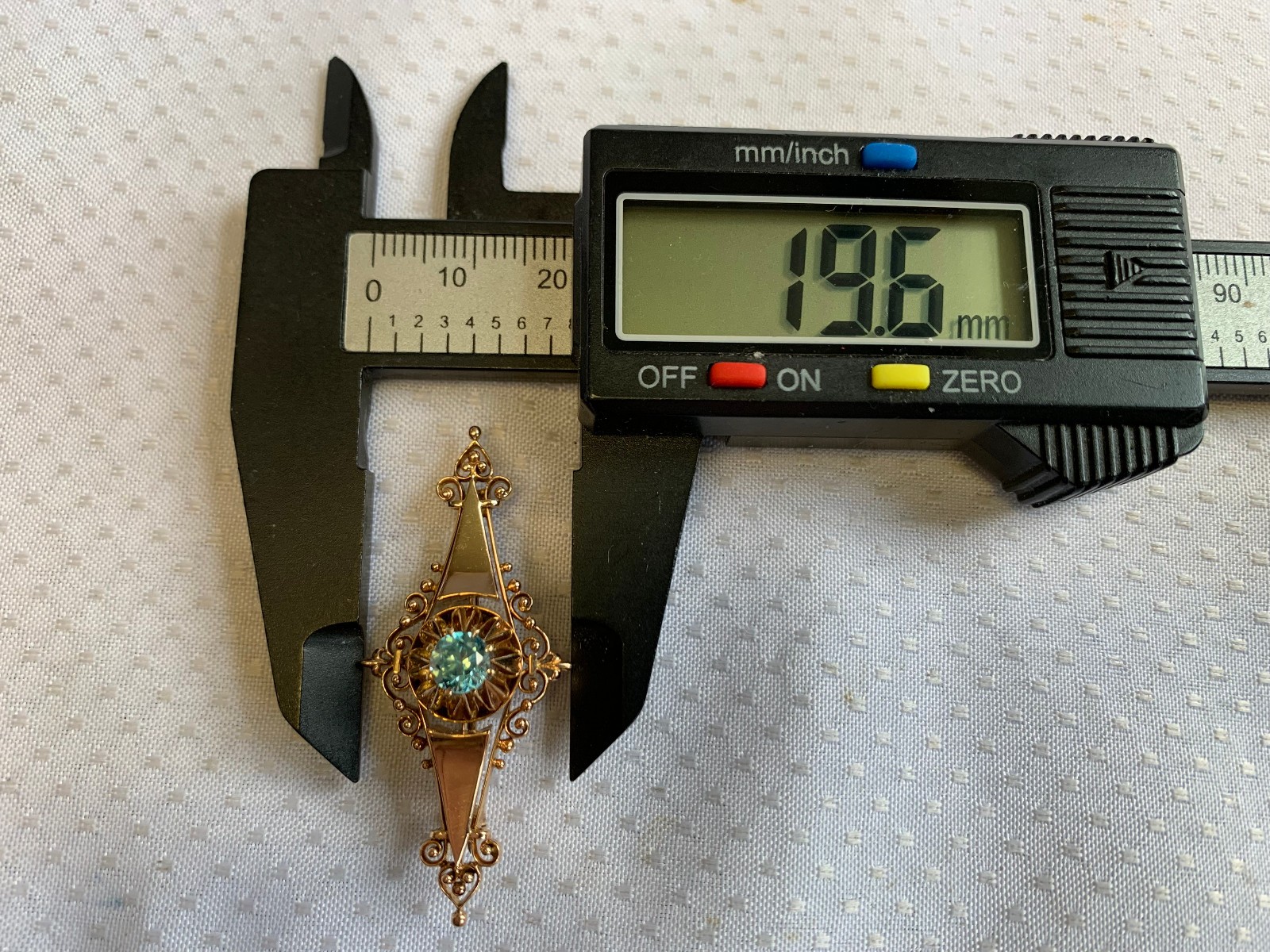 Vtg Yellow Gold Brooch 6.63g Fine Jewelry Blue Topaz Color Stone Pin *READ*