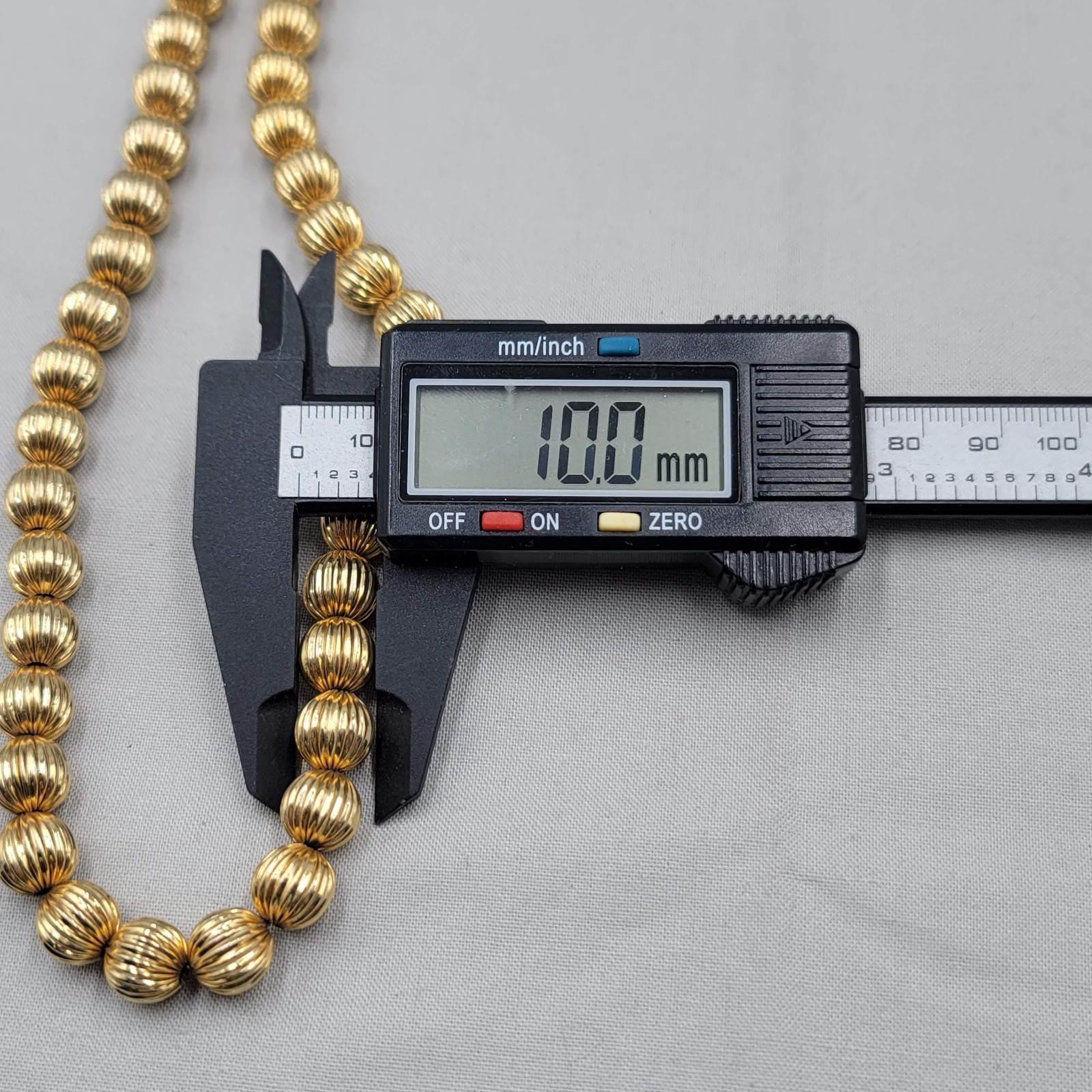 Vintage Ribbed Metal Bead Necklace 10 mm Gold Plated 18″