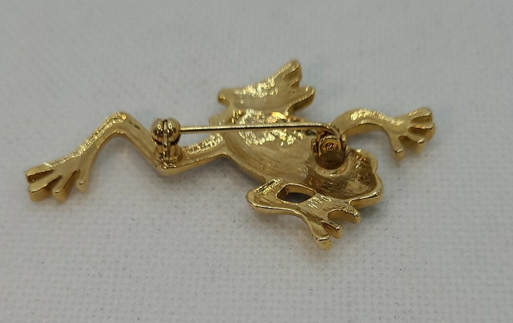 Tree Frog Gold Tone Blue and Green Enamel Pin Brooch Approximately 2-1/4″x1″