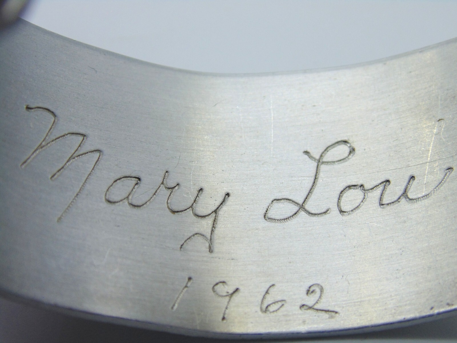 RARE Vintage Signed ~ 1962 MARY LOU ~ ATLANTIC CITY NJ ~ Souvenir CUFF BRACELET