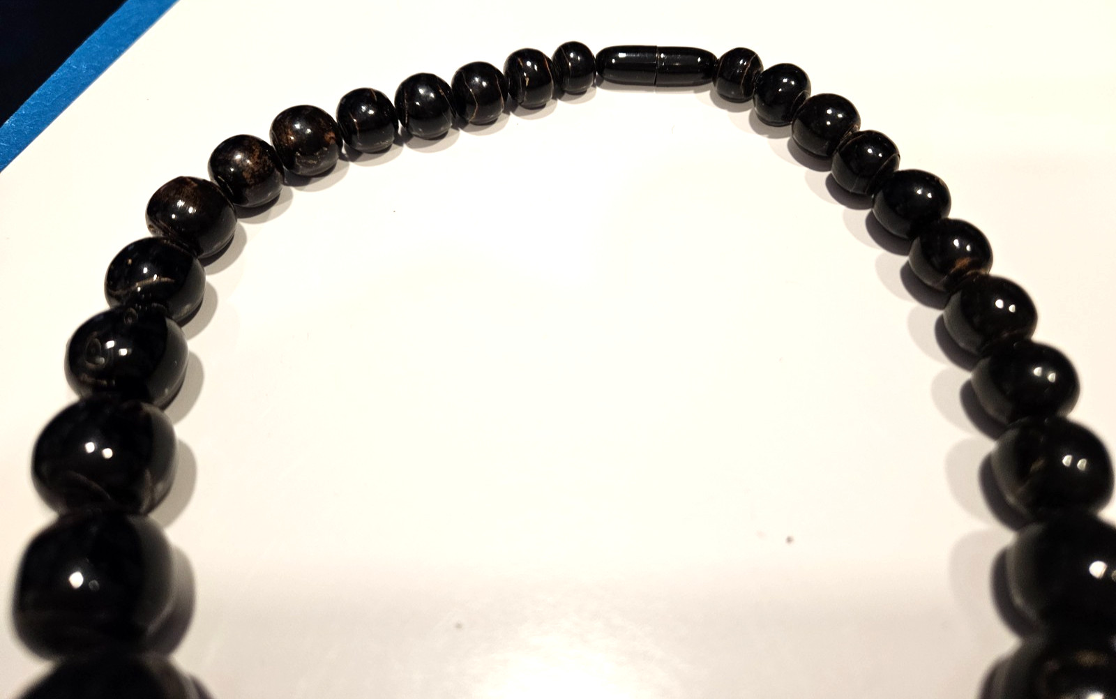 Black Coral graduated Bead Choker Necklace from Cancun, Mexico in 1980 RARE