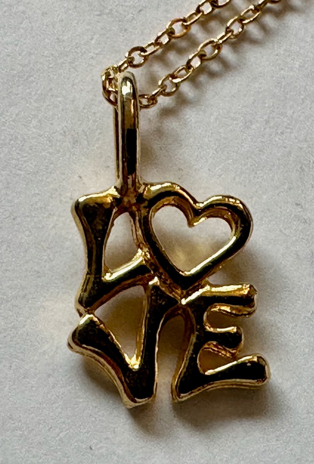 Vintage LOVE word gold tone metal charm pendant 3/4 of 1″ necklace 18″ gold plat