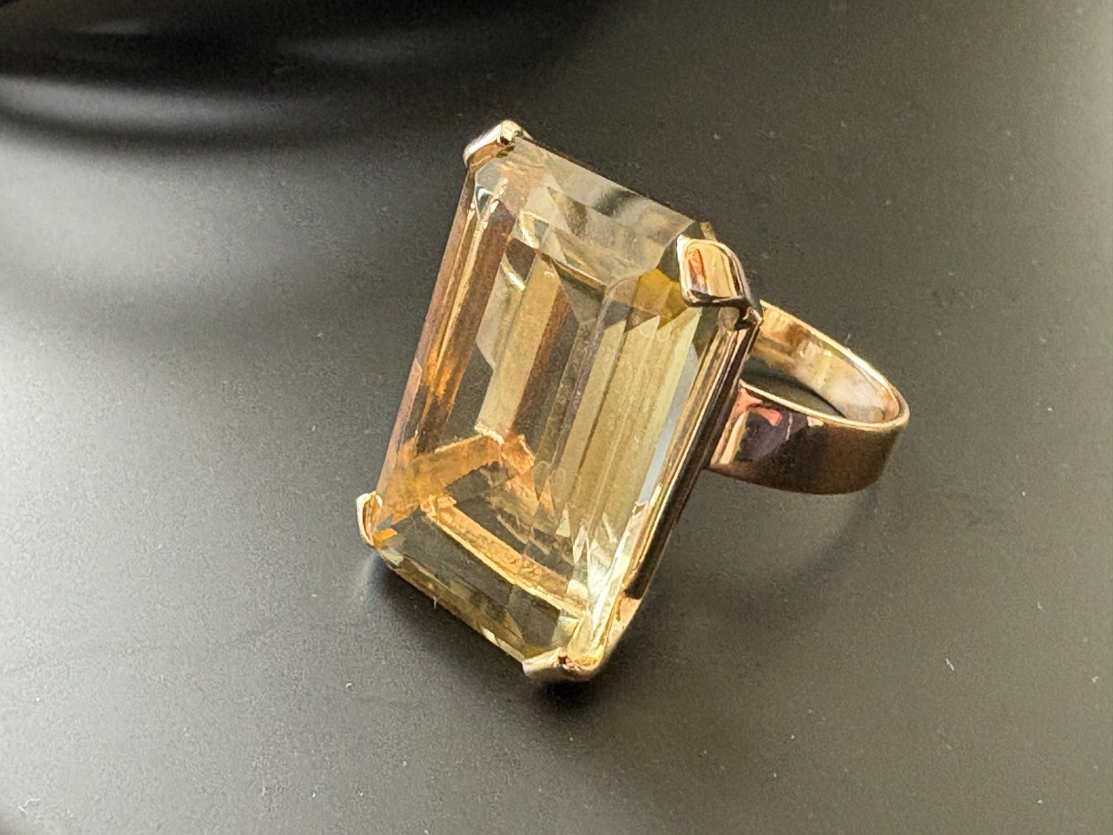 Vintage 18k Gold Large Emerald Cut Quartz Cocktail Ring 13.77g Statement Ring