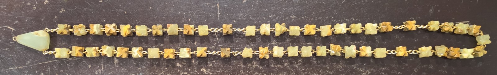Vintage Banded Onyx Carved Stone 42″ Necklace Arrow Head Pendant