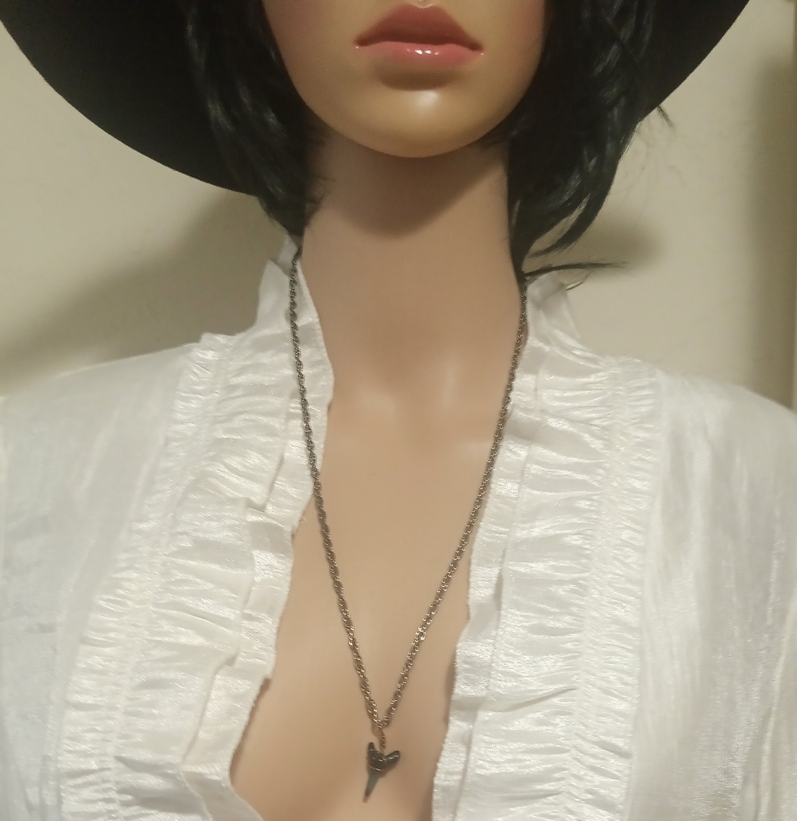 Vintage Wire Wrapped Shark Tooth Round Link Chain Necklace