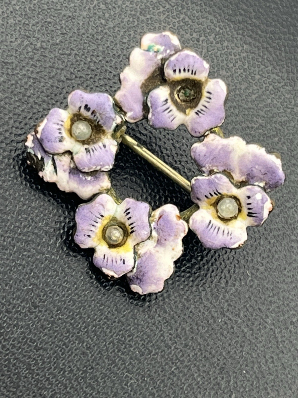 Art Nouveau purple enamel pansy flower gold tone vintage brooch pin faux pearl