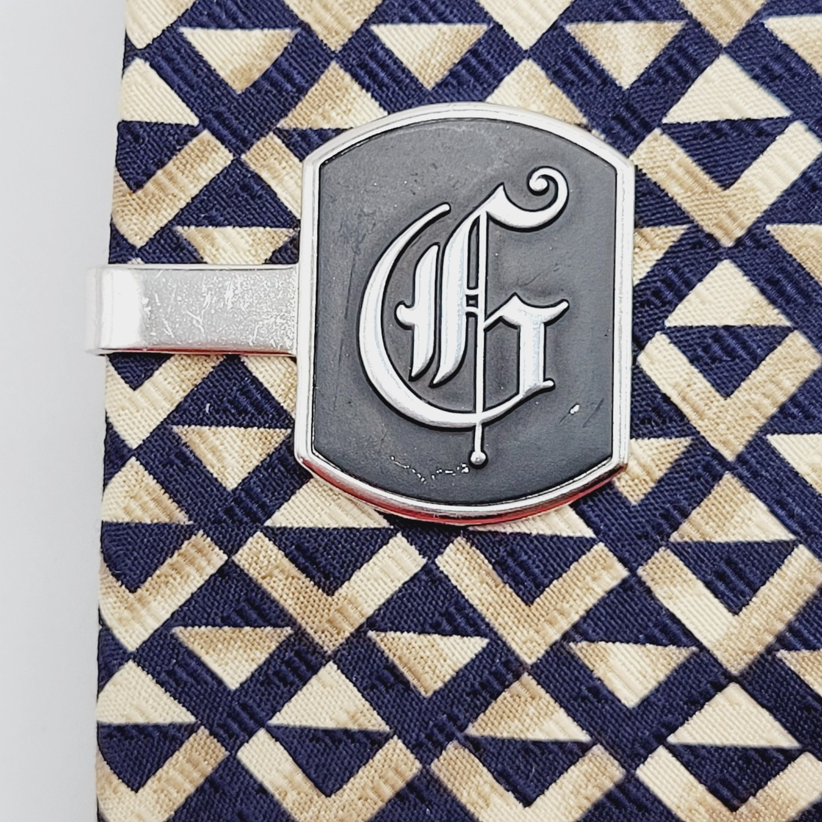G Letter Old English Script Silver Tone Black Enamel SWANK Tie Clip Clasp