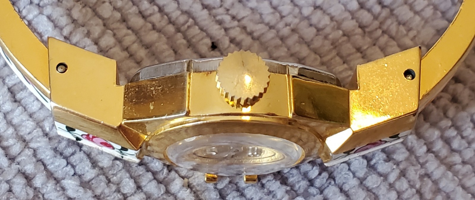 Vintage Buler Manual Gold Plate Enamel Rose Bracelet W/Face Cover Needs Repairs
