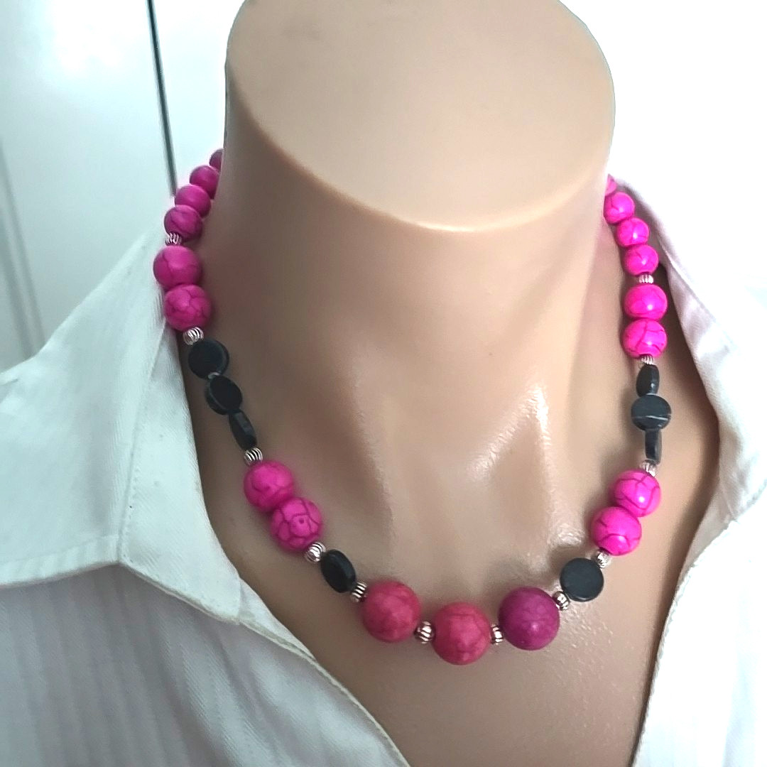 Vintage Hand Crafted Pink Dyed Black Stone Beads Necklace Toggle Clasp 17″L