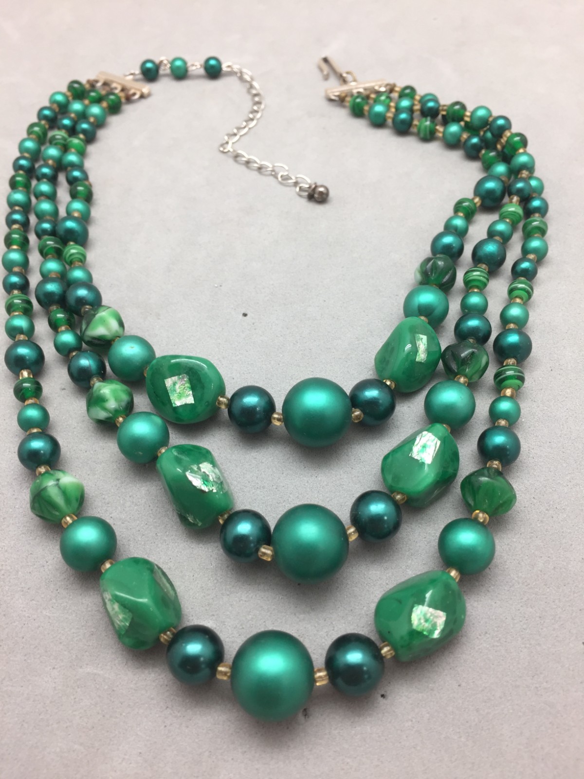 Vintage Multi-Strand Green Glass Bead Layered Necklace Japan 16″-18″ Foil Beads
