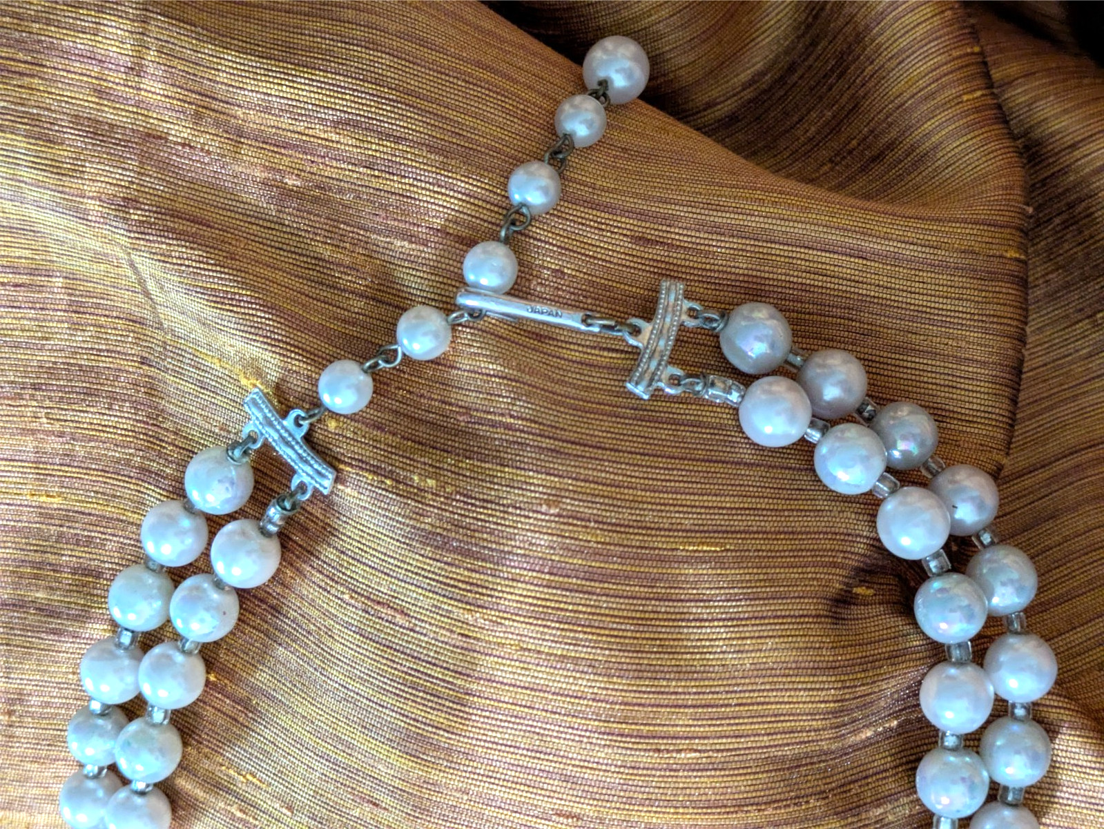 Vintage 60s 70s Faux Opalescent Pearl and Crystal Bead 8 inch Necklace